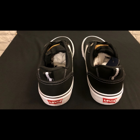 NIB Levi's Lance black & white canvas sneakers - Size 8 - Picture 7 of 10